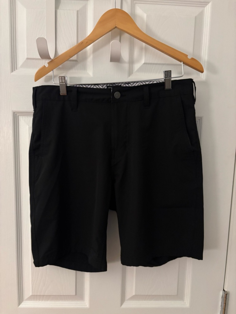 Men's Black Flat-Front Casual Performance Shorts